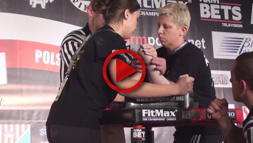 Polish National Armwrestling Championships 2011   left  - Ola Lewandowska & Joanna Daminska (3) # Armbets.tv # фкьиуеыюем